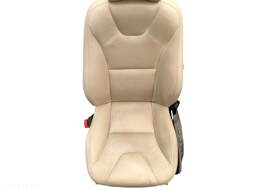 FOTEL LEWY PRZÓD KIEROWCY GRZANY VOLVO XC60 I (08-13) - 2