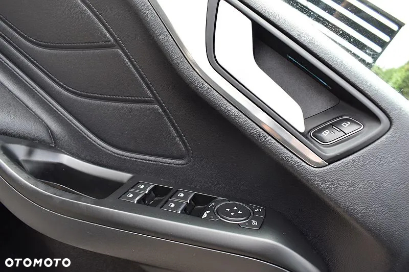 Ford Focus 1.5 EcoBoost Titanium - 16
