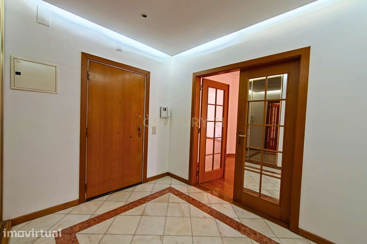 Apartamento T4 com Terraço Privativo e Churrasqueira no Condomínio Lez - Grande imagem: 3/43