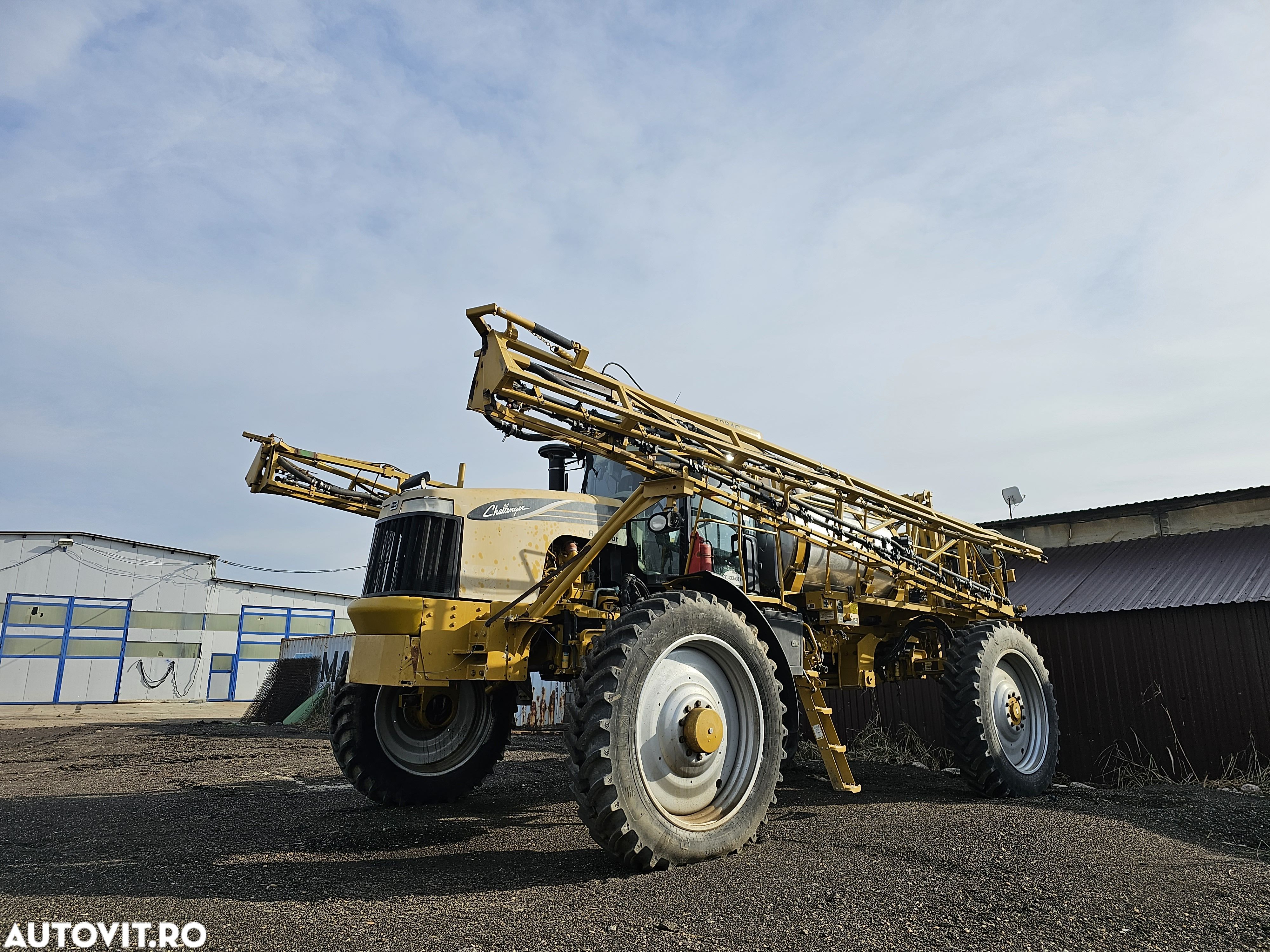 Challenger rogator Trimble - 1