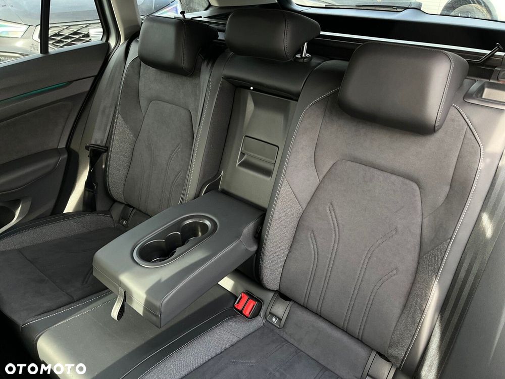 Volkswagen Golf Variant - 16