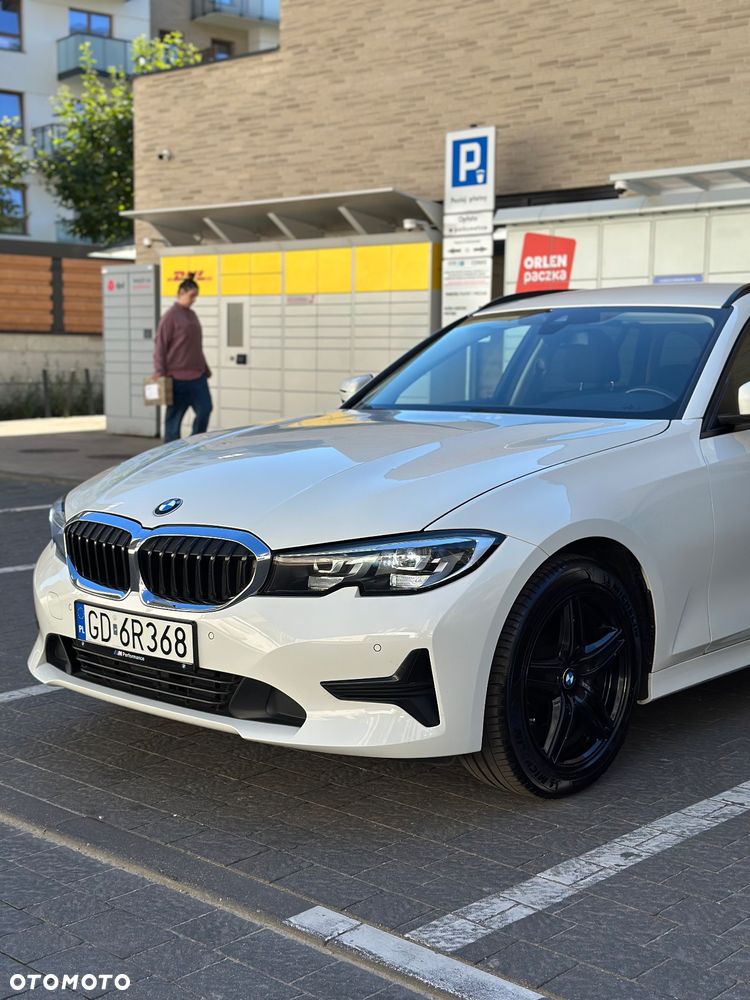 BMW Seria 3 318d Touring Advantage - 13