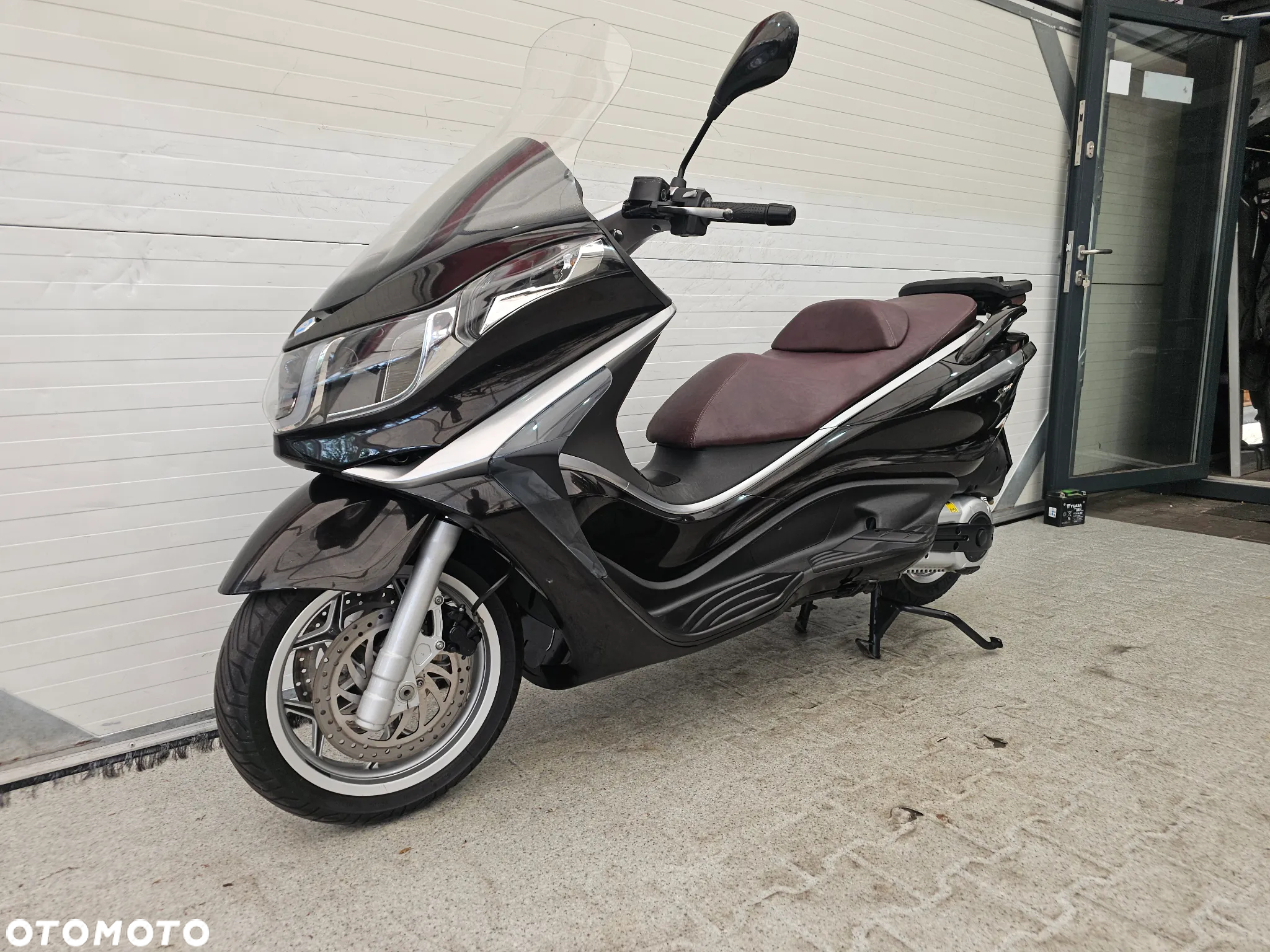 Piaggio X10 - 3