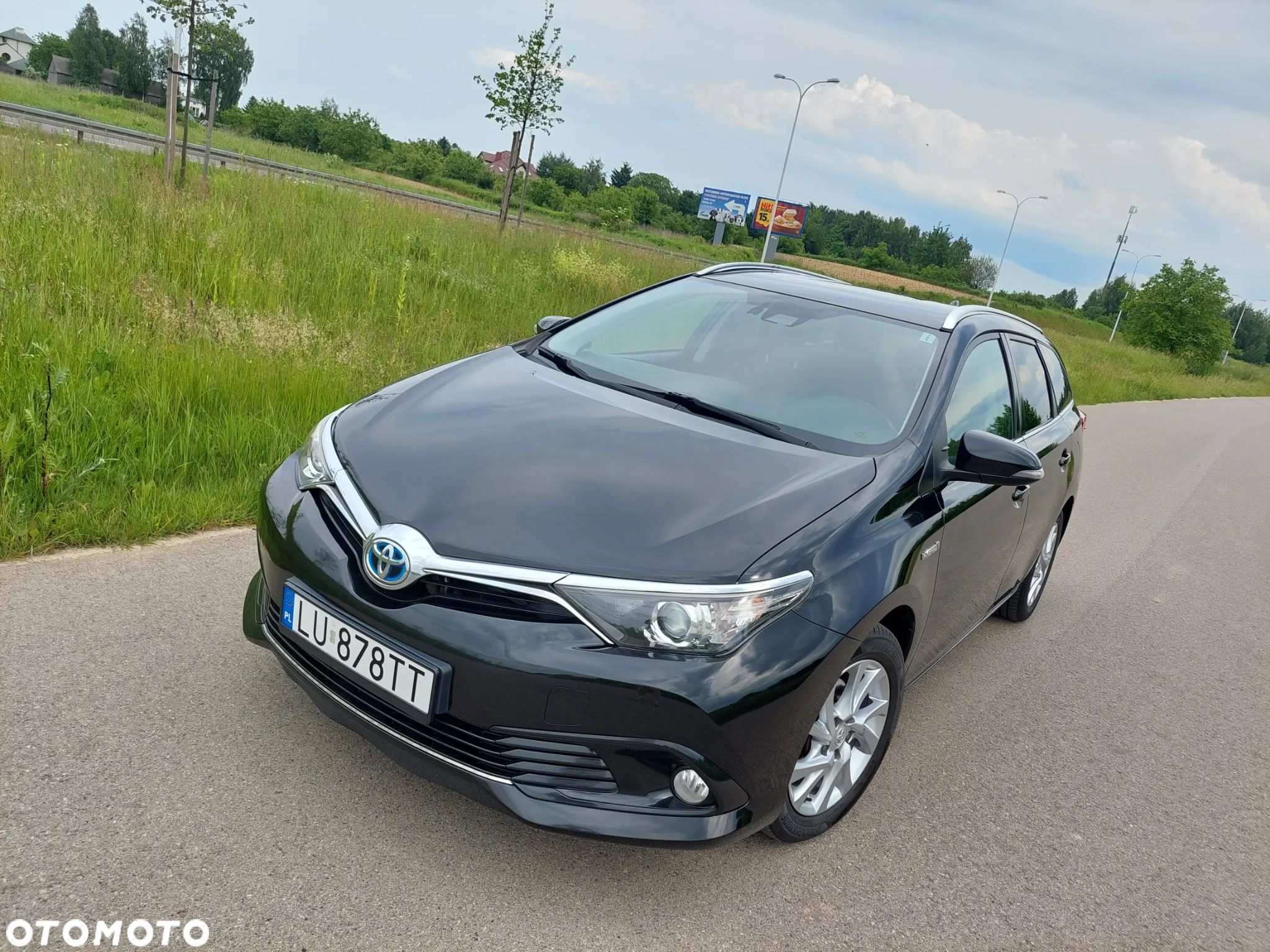 Toyota Auris Hybrid 135 Premium - 1