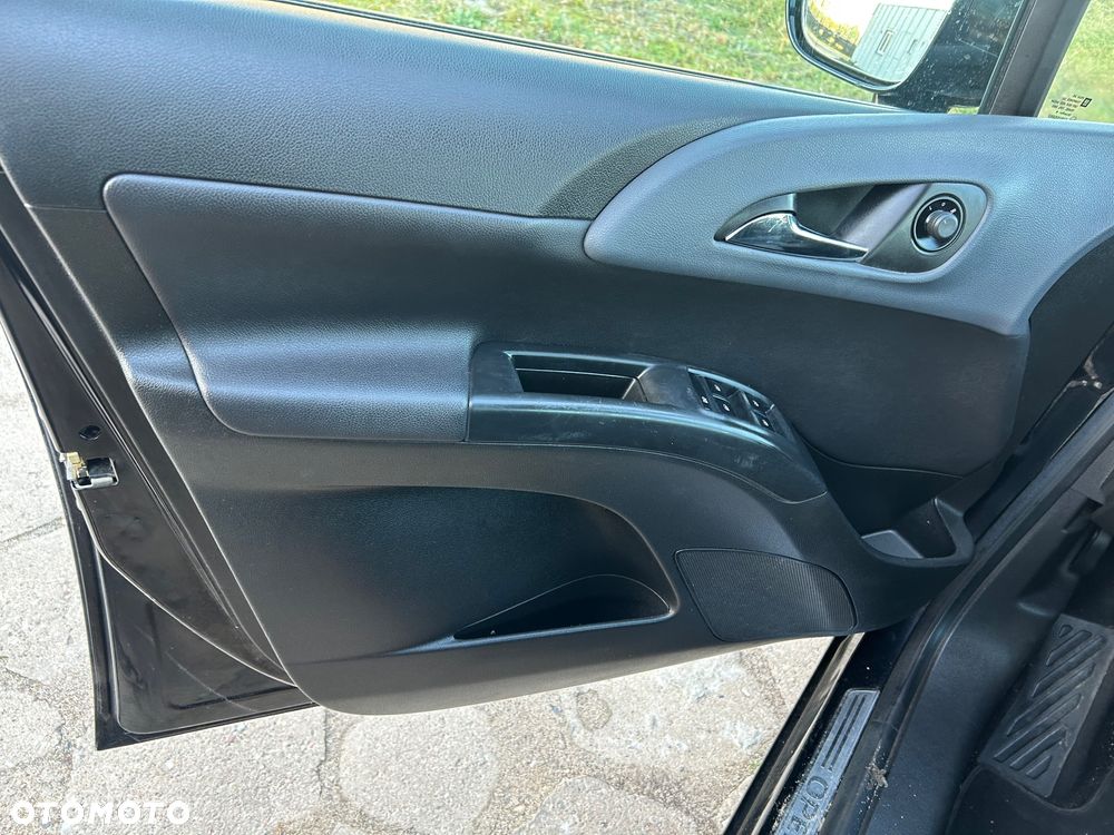 Opel Meriva 1.4 T Cosmo - 14