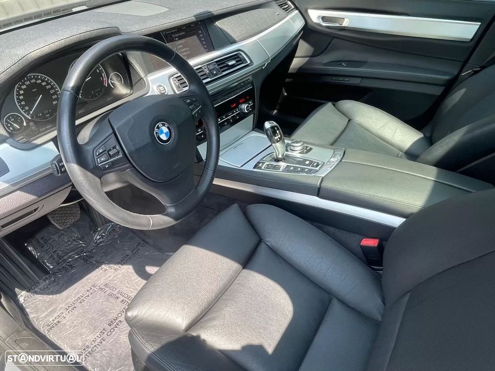 BMW 750 Li xDrive - 8