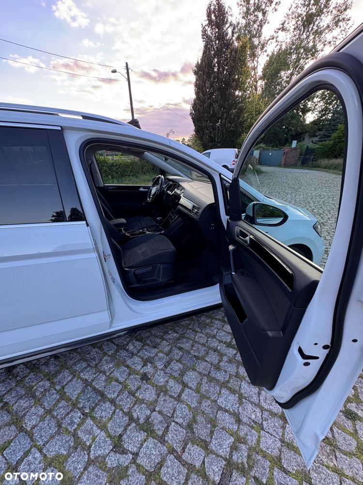 Volkswagen Touran - 19