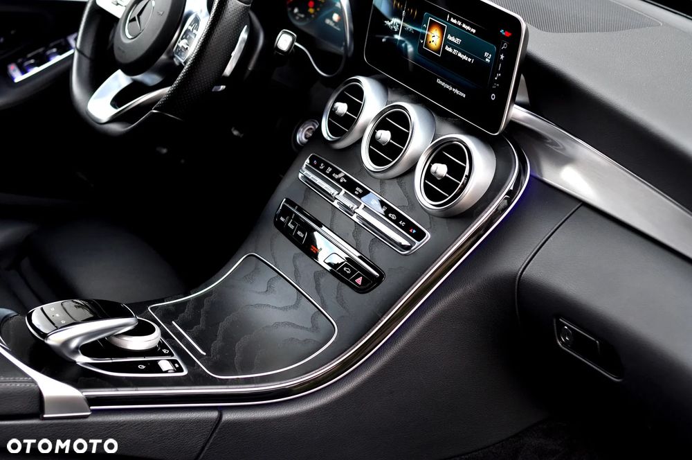 Mercedes-Benz Klasa C 300 9G-TRONIC AMG Line - 21