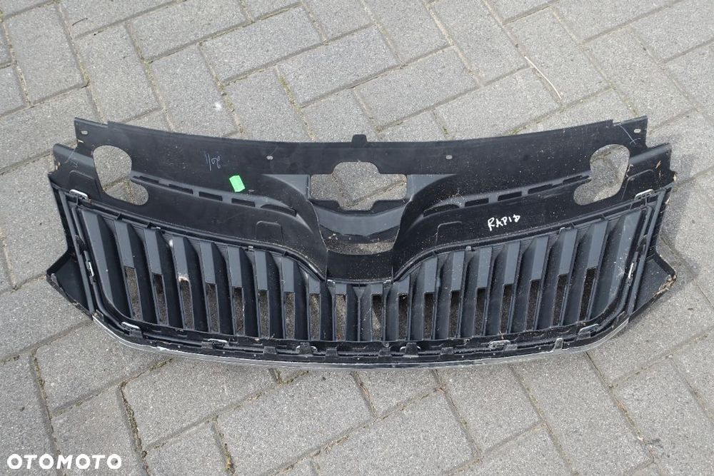 ATRAPA GRILL SKODA RAPID 12-16r. - 2