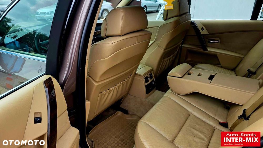 BMW Seria 5 523i - 29