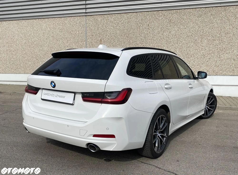 BMW Seria 3 318d Sport Line - 26