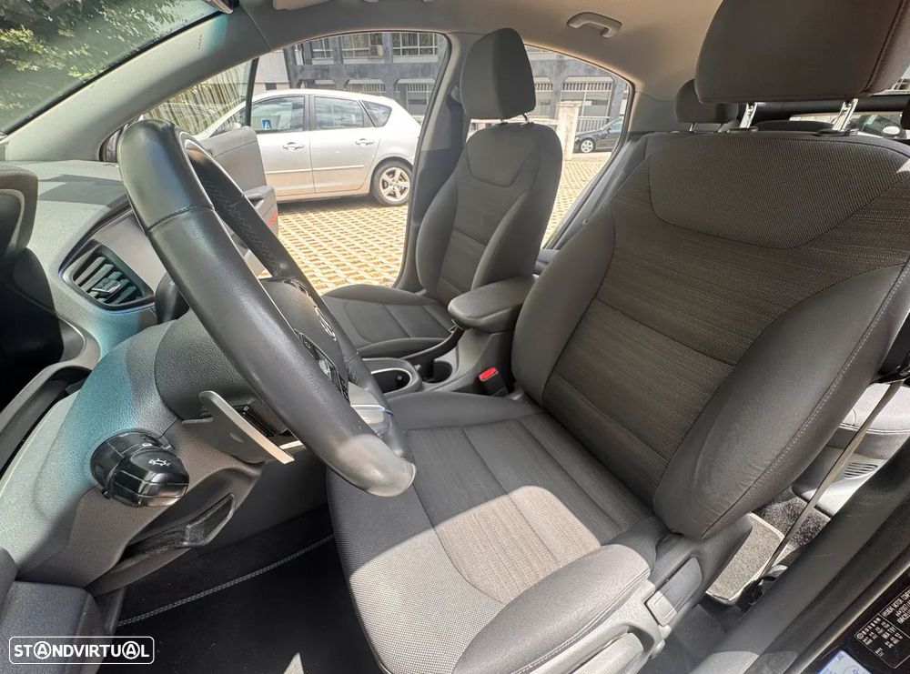 Hyundai Ioniq 1.6 GDI HEV Hybrid Tech - 10