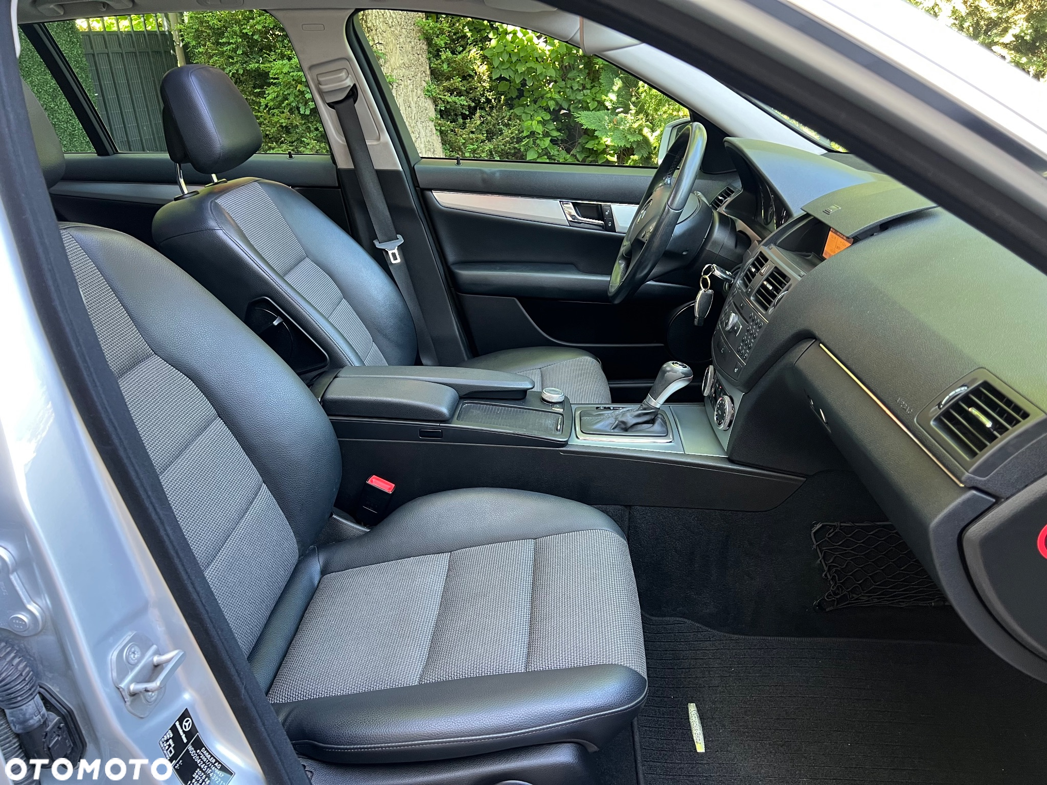 Mercedes-Benz Klasa C 180 T BlueEFFICIENCY 7G-TRONIC Elegance - 24