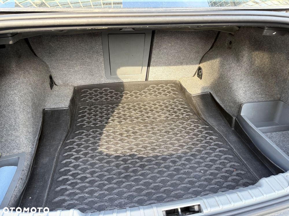 BMW Seria 3 318d - 10