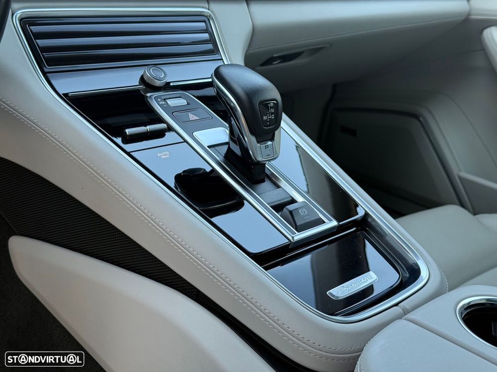Porsche Panamera Sport Turismo 4 E-Hybrid - 40