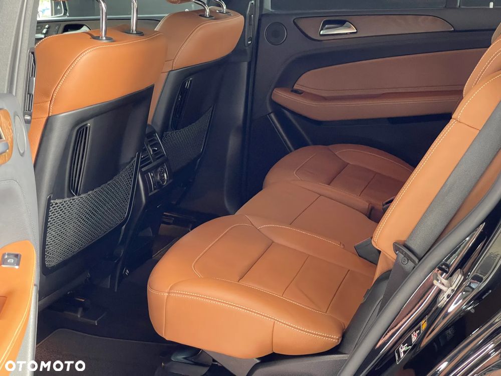 Mercedes-Benz GLS - 25