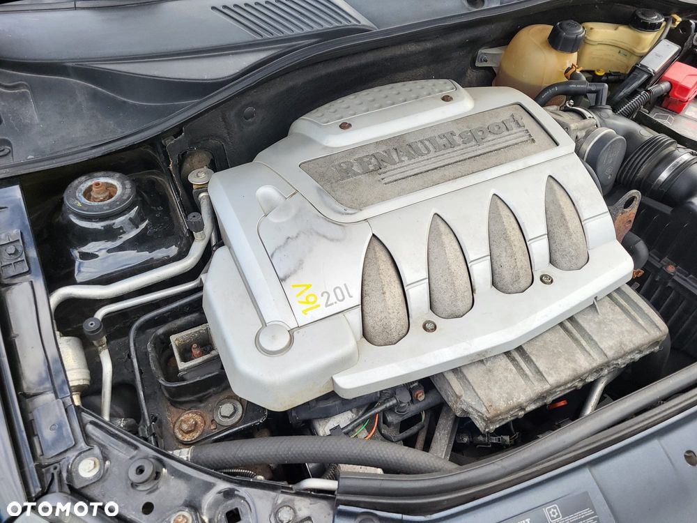 Renault Clio 2.0 16V Sport - 12