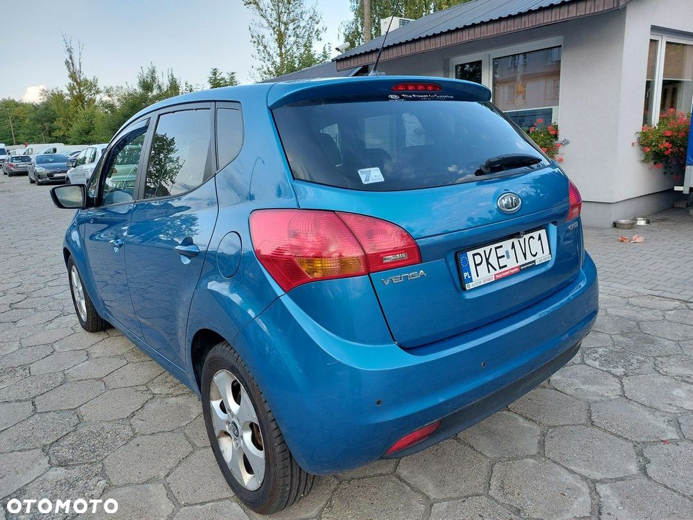 Kia Venga - 6