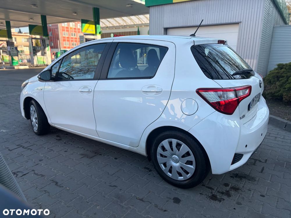Toyota Yaris Hybrid 100 Active EU6 - 5
