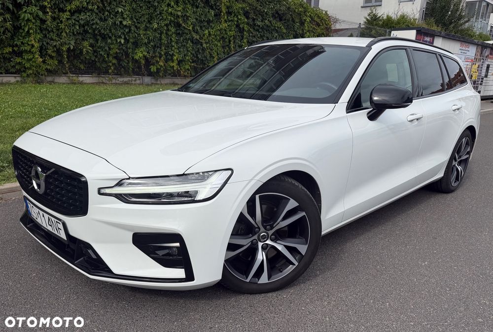 Volvo V60 B3 B R-Design - 1