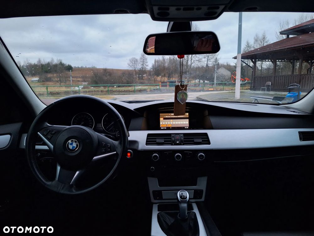 BMW Seria 5 523i - 10