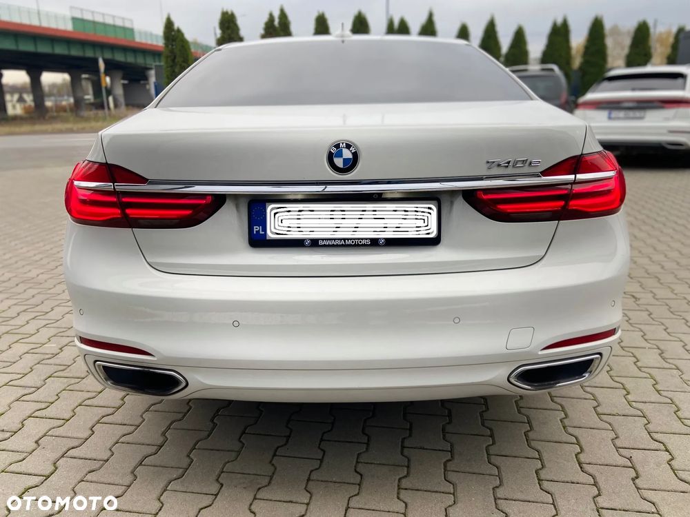 BMW Seria 7 740e iPerformance - 7
