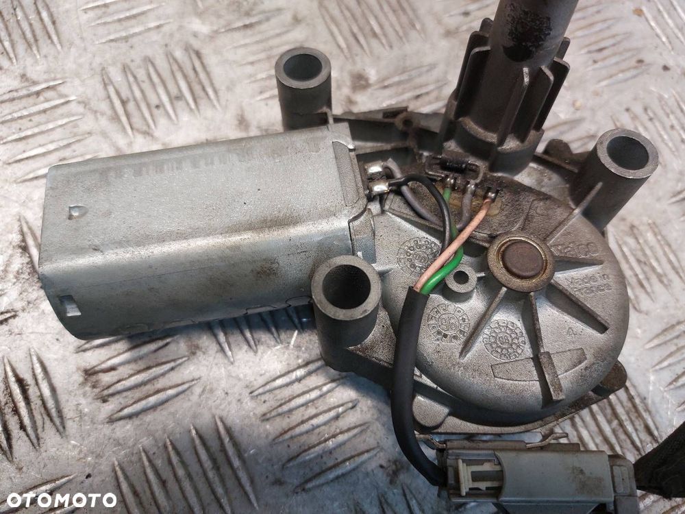 SILNICZEK WYCIERACZKI TYŁ + RAMIĘ CHRYSLER VOYAGER IV - 2