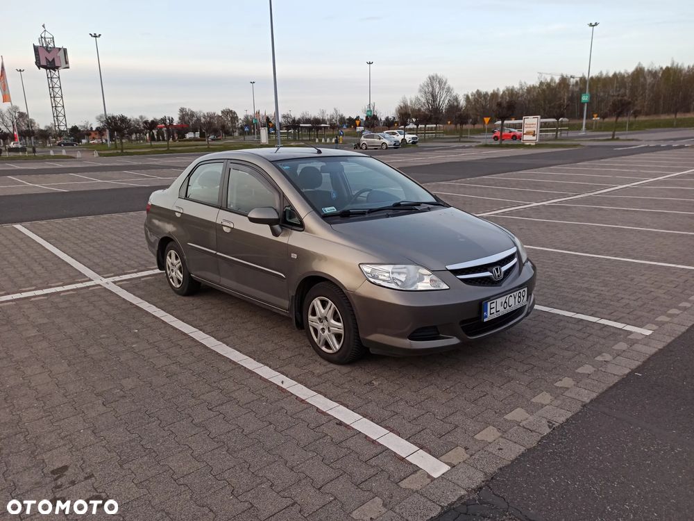 Honda City 1.4 Comfort - 9