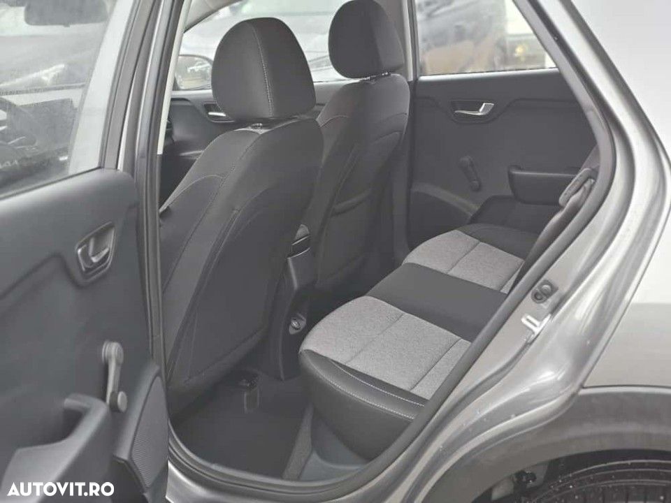 Kia Stonic 1.2 MPI 5MT Urban - 12