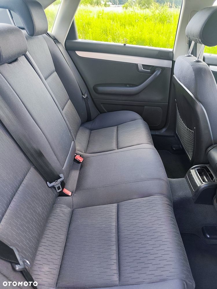 Audi A4 Limousine - 8