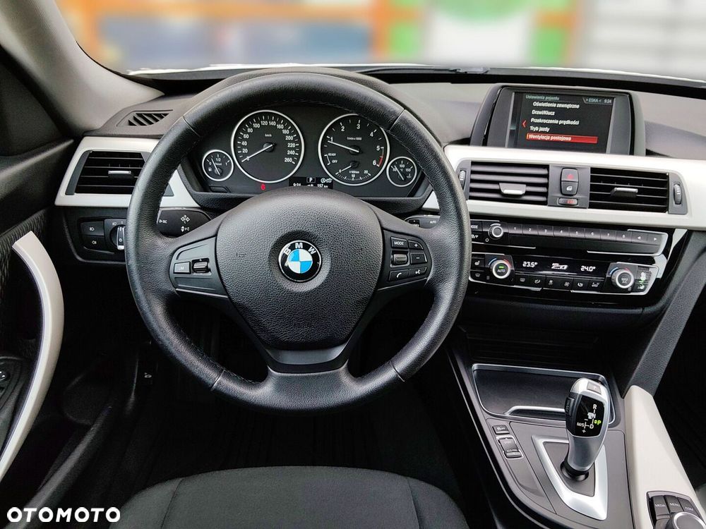 BMW 3GT 318d Sport Line - 12