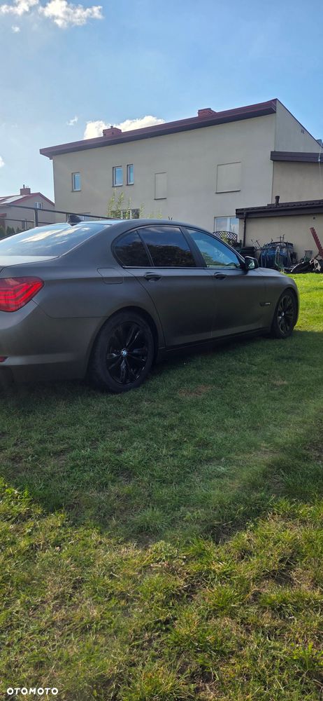 BMW Seria 7 750i - 15