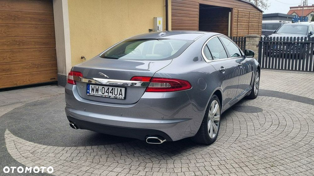 Jaguar XF - 7