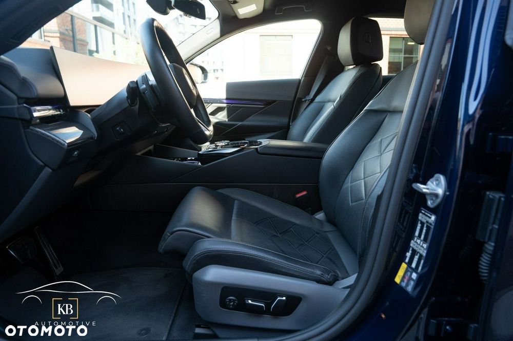 BMW Seria 5 550e xDrive - 25