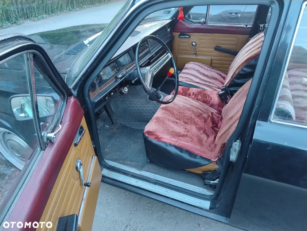 Wołga GAZ-24 - 9