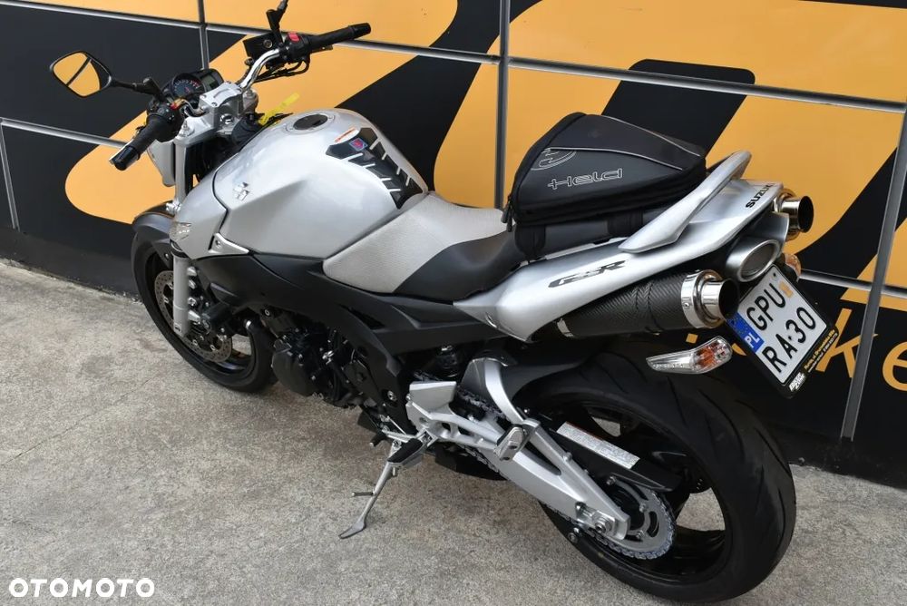 Suzuki GSR - 9