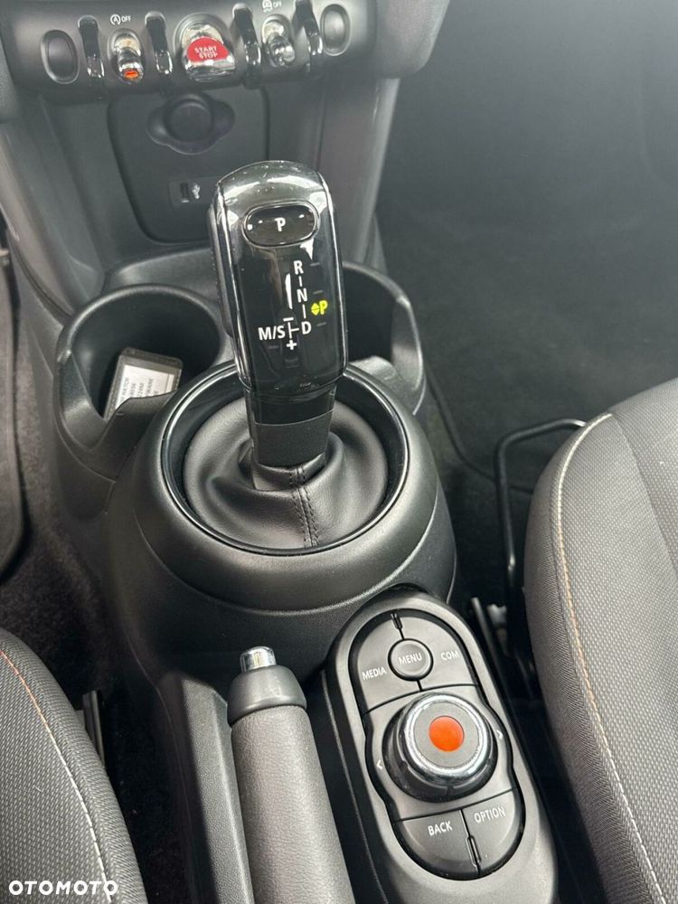 MINI Cooper Standard - 19