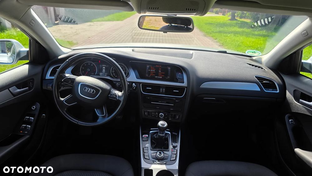 Audi A4 Limousine 1.8 TFSI Ambiente - 22