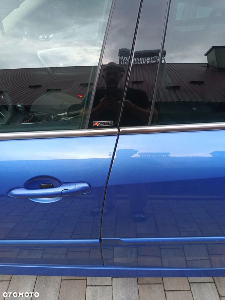Renault Laguna 2.0 dCi Initiale - 10
