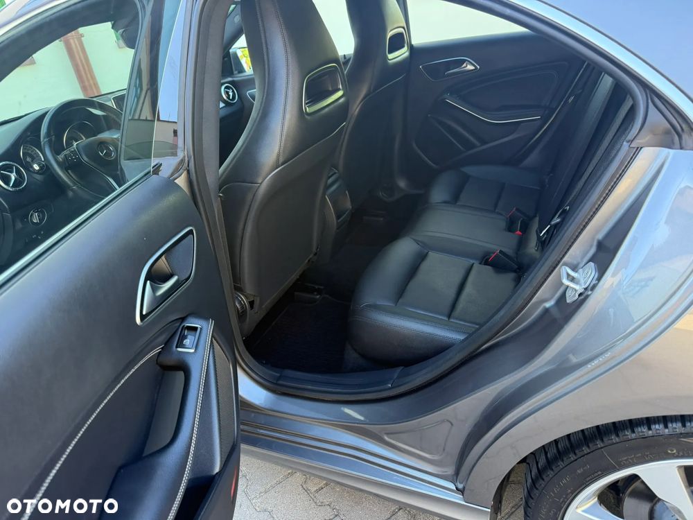 Mercedes-Benz CLA 180 BlueEffICIENCY Edition - 29