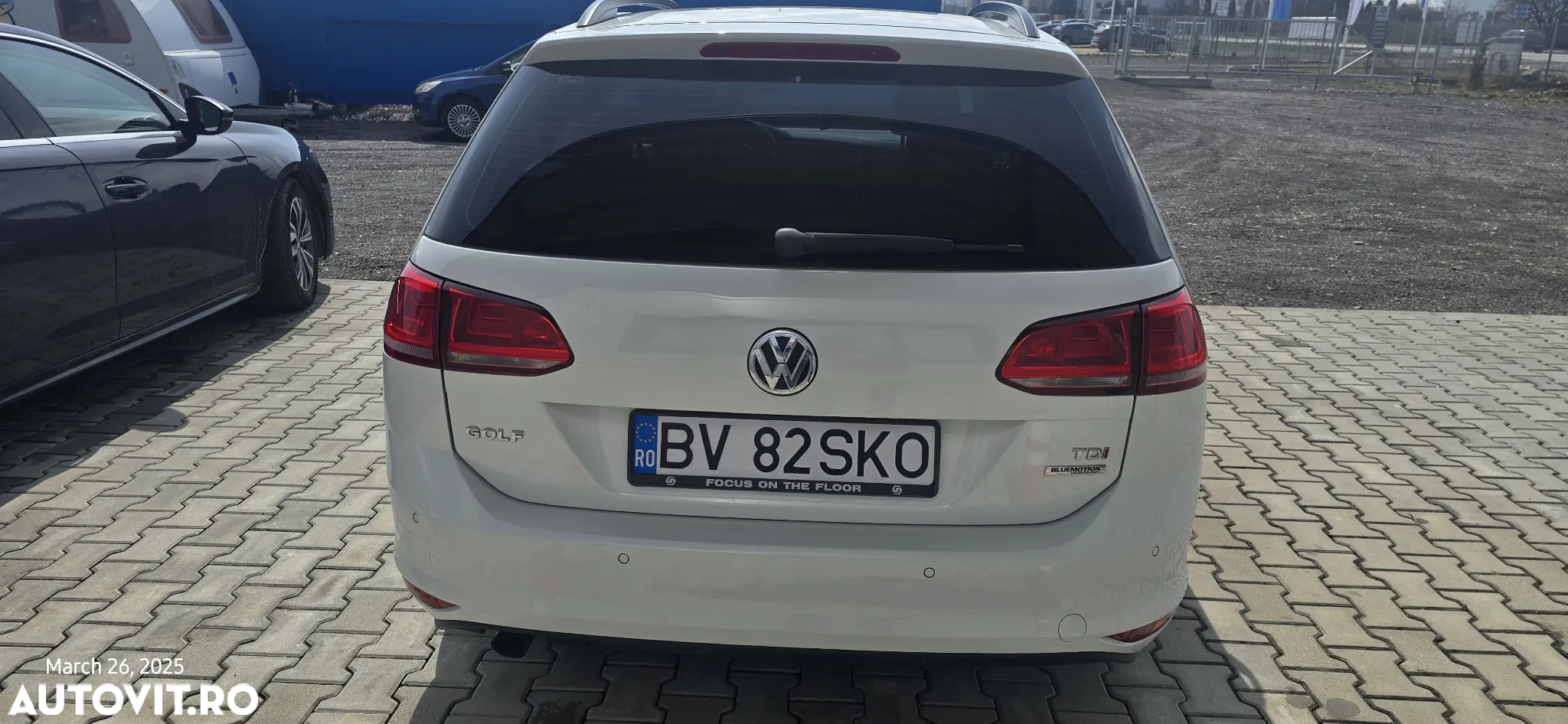 Volkswagen Golf 1.6 TDI DPF DSG BlueMotion Technology Trendline - 5