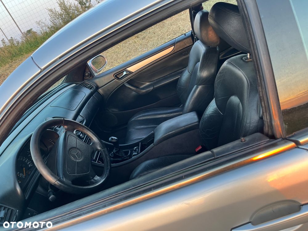 Mercedes-Benz CLK - 13