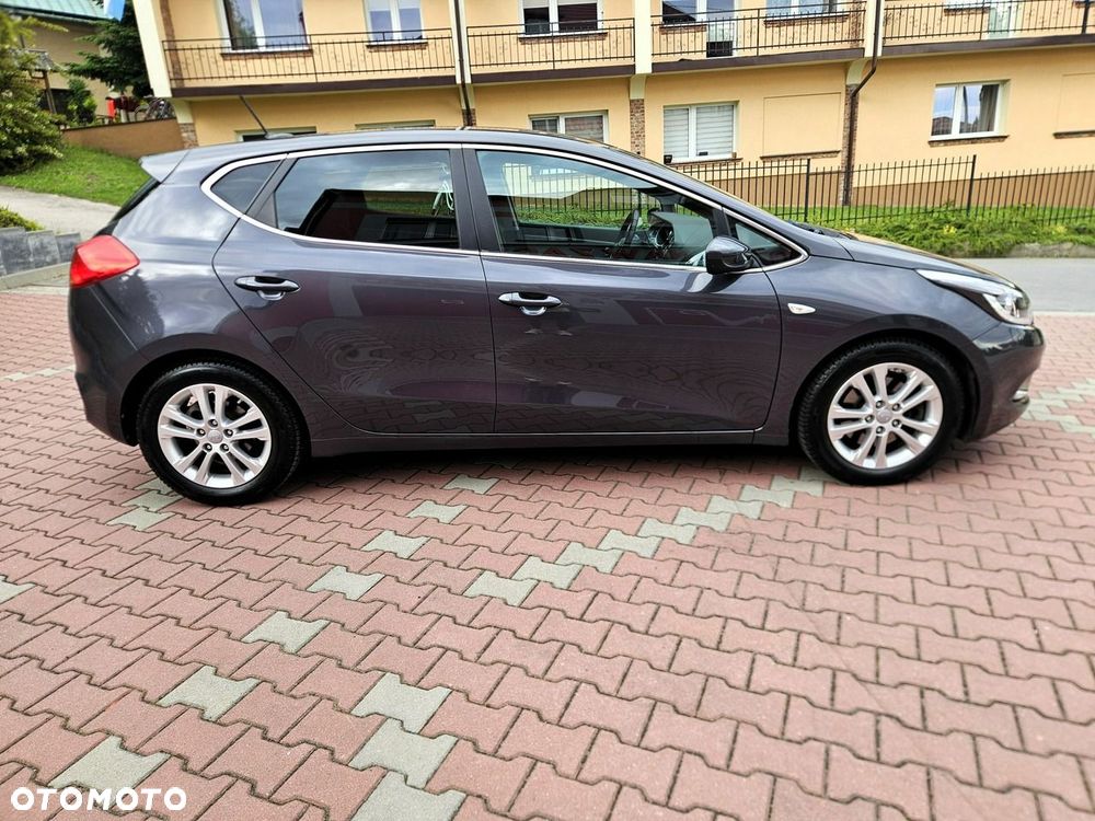 Kia Ceed 1.6 GDI ISG Dream-Team Edition - 10