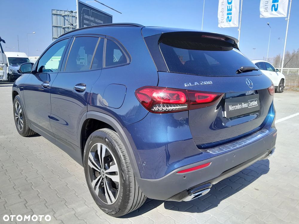 Mercedes-Benz GLA 200 Progressive - 3