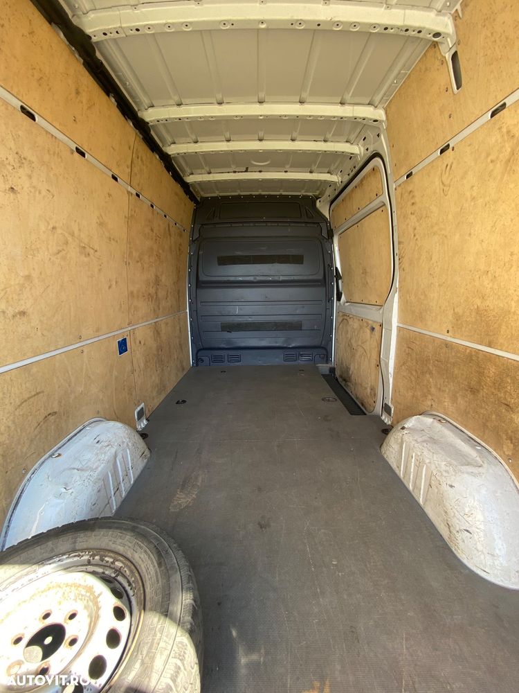 Mercedes-Benz Sprinter - 12