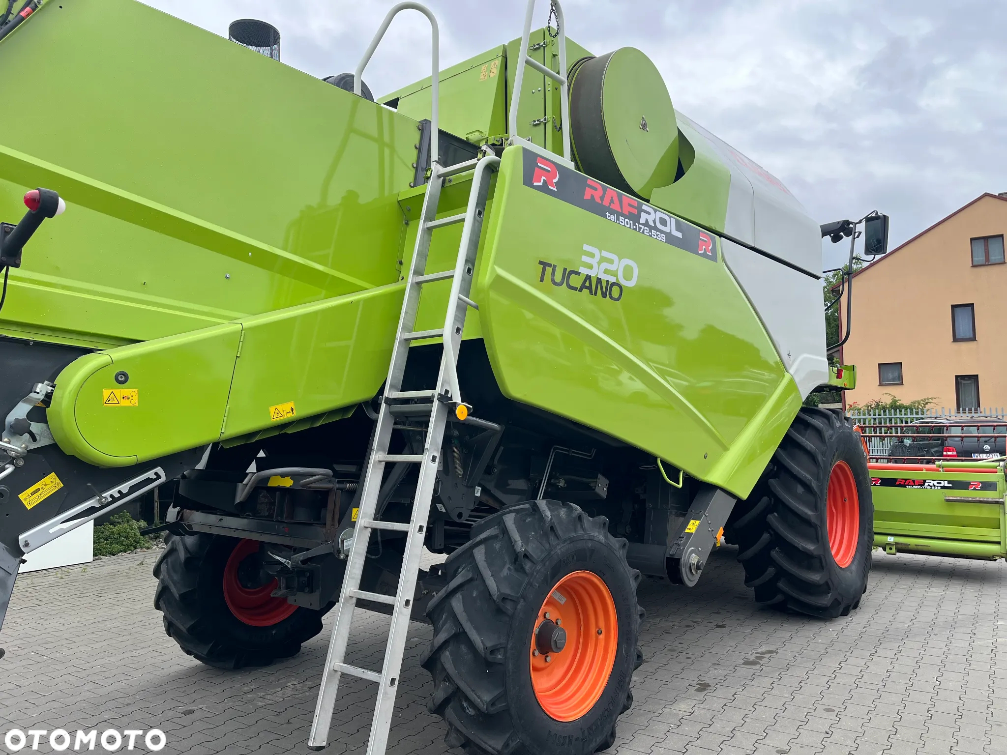 Claas Tucano 320 - 9