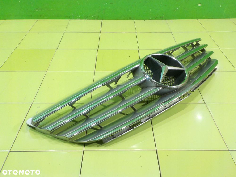 MERCEDES B W245 1.7 B 05r 5D atrapa grill A1698800783 - 2