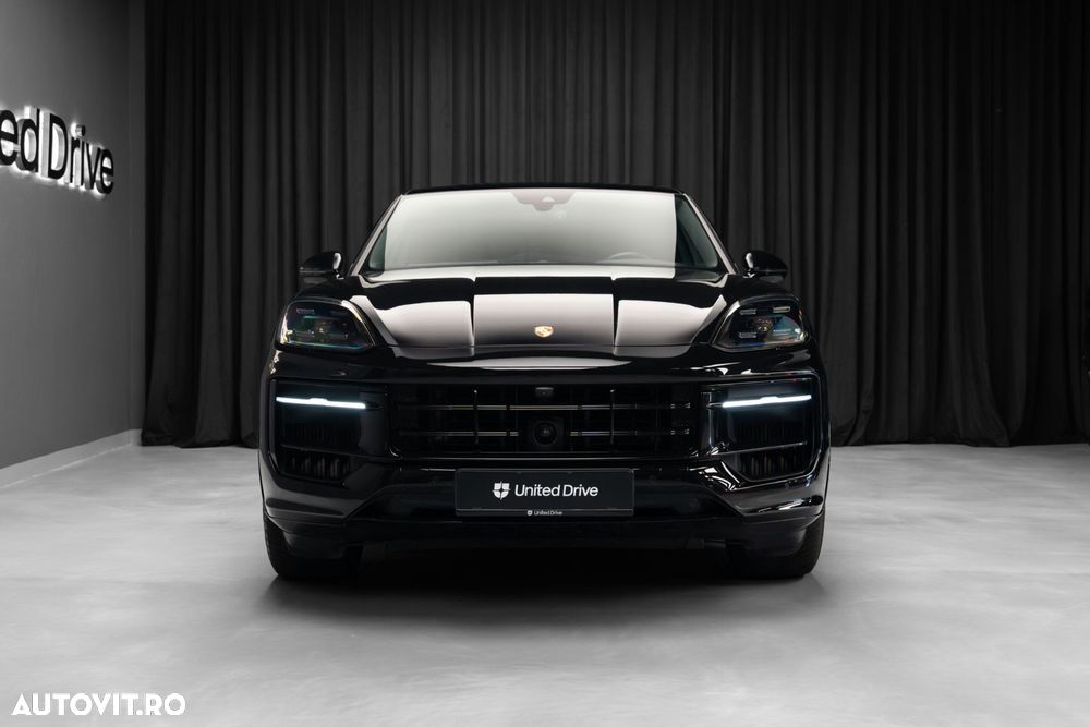 Porsche Cayenne Coupe 2023 photo 2