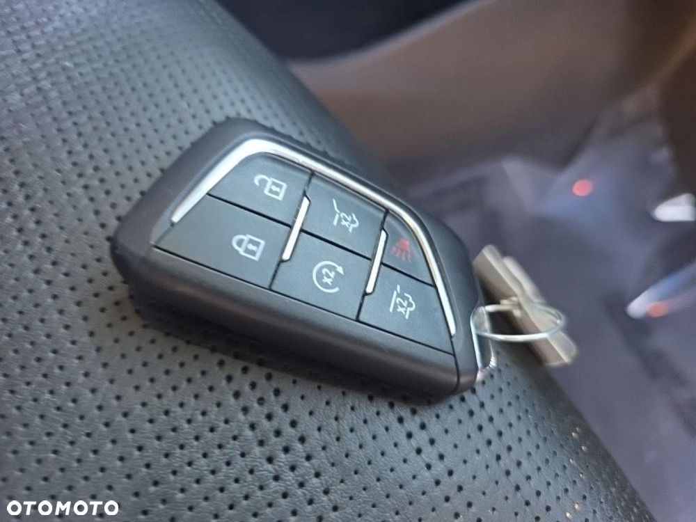 Cadillac Escalade - 12