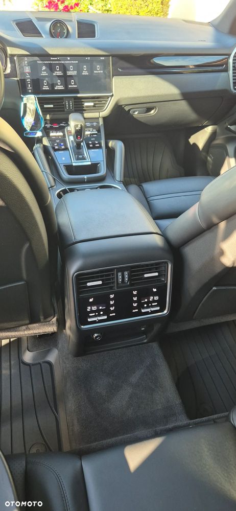 Porsche Cayenne Standard - 9